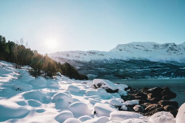 Snow Mountains - Breathtaking view of snow-draped landscape, moun #2004394