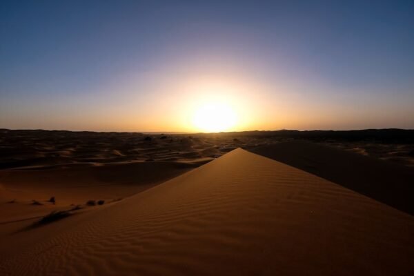 Desert Wilderness - Beautiful sunset landscape over the sand dunes o #998649